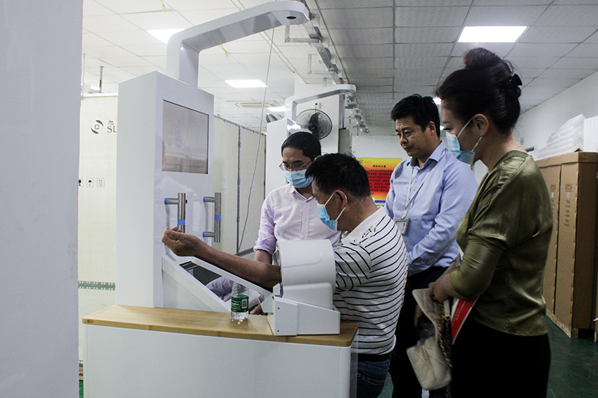 原深圳市委常委、招商局蛇口工業(yè)區(qū)總經(jīng)理喬勝利蒞臨旭子科技指導(dǎo)工作