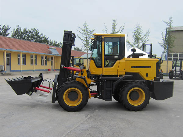 3.5噸改裝越野叉車(chē)
